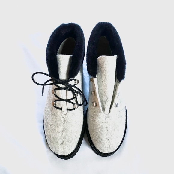 SOLD! 💚Bettye Mueller Misty Boot - Picture 4 of 9